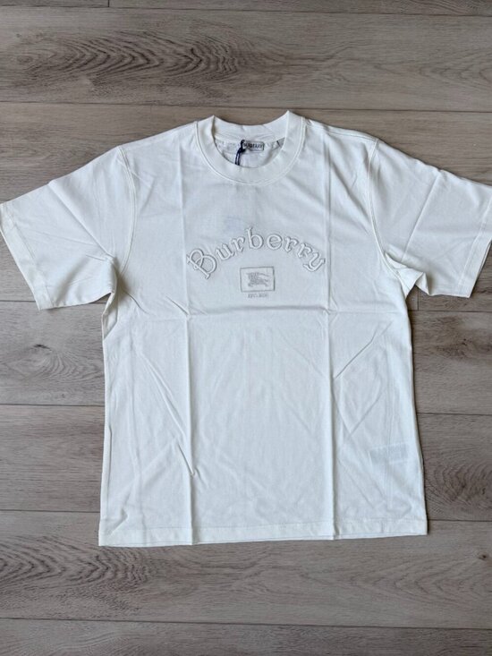 Burberry Other - Burberry Gothic Logo Cotton T-Shirt White Size Medium NWT Designer Luxury Tee